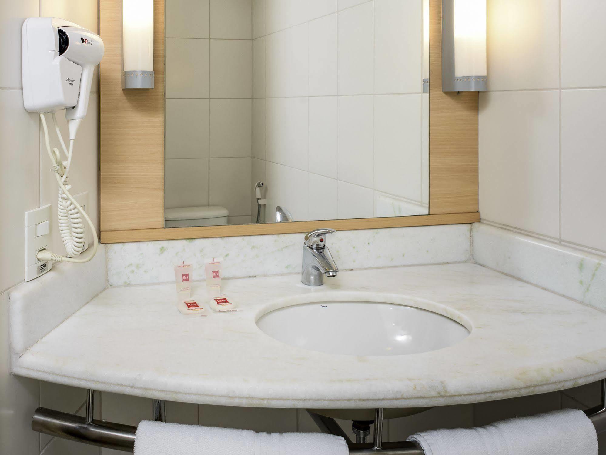 Ibis Belem Aeroporto Hotel ภายนอก รูปภาพ